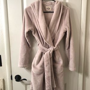 UGG bathrobe